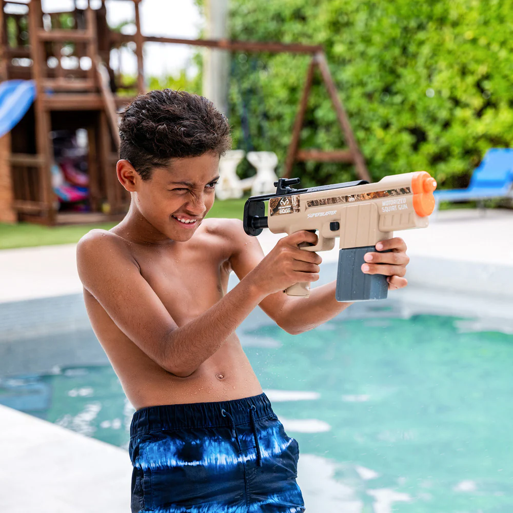 Realtree Super Blaster Motorized Squirt Gun - Image 4