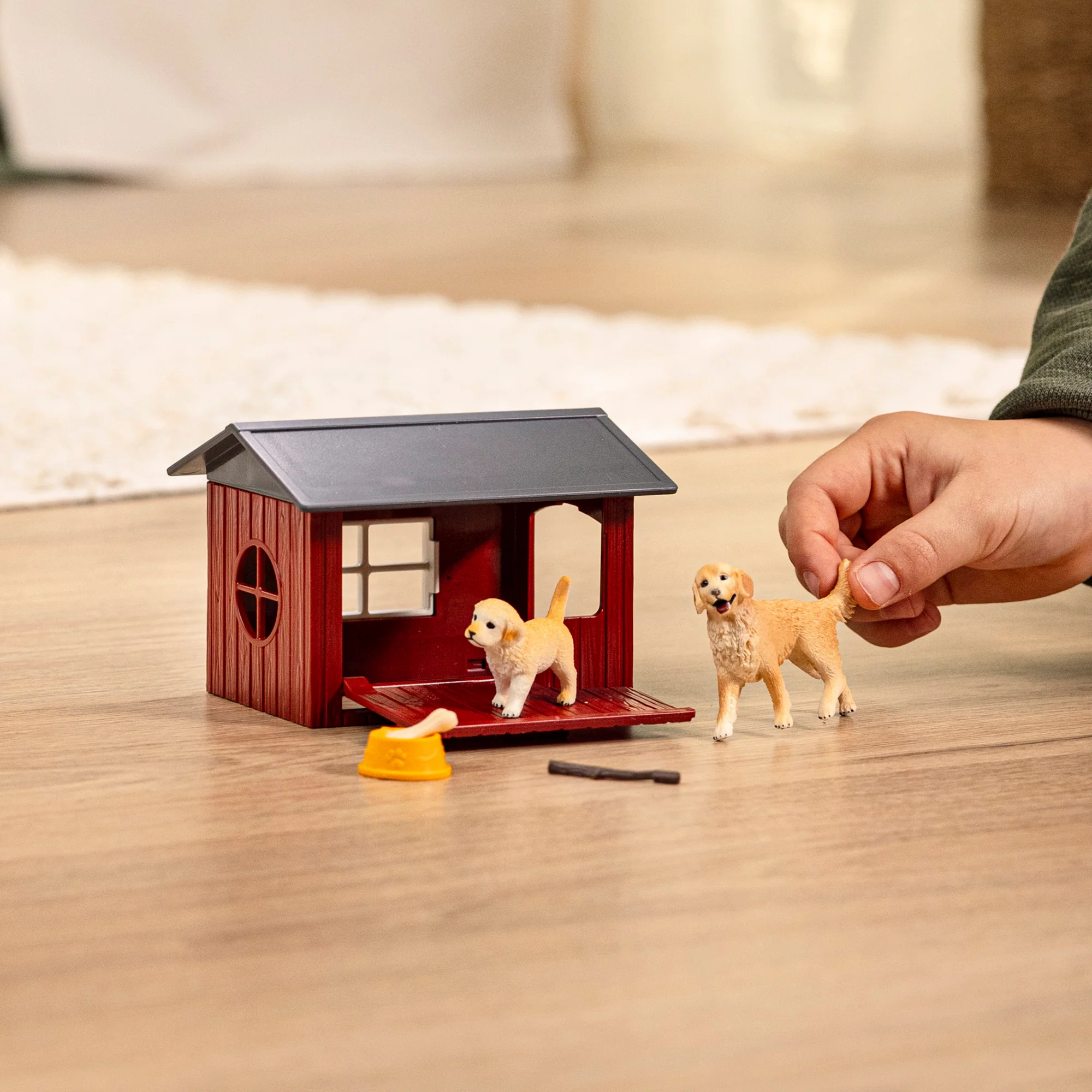 Schleich Farm World Dog Kennel - Golden Retriever Family Playset - Image 3