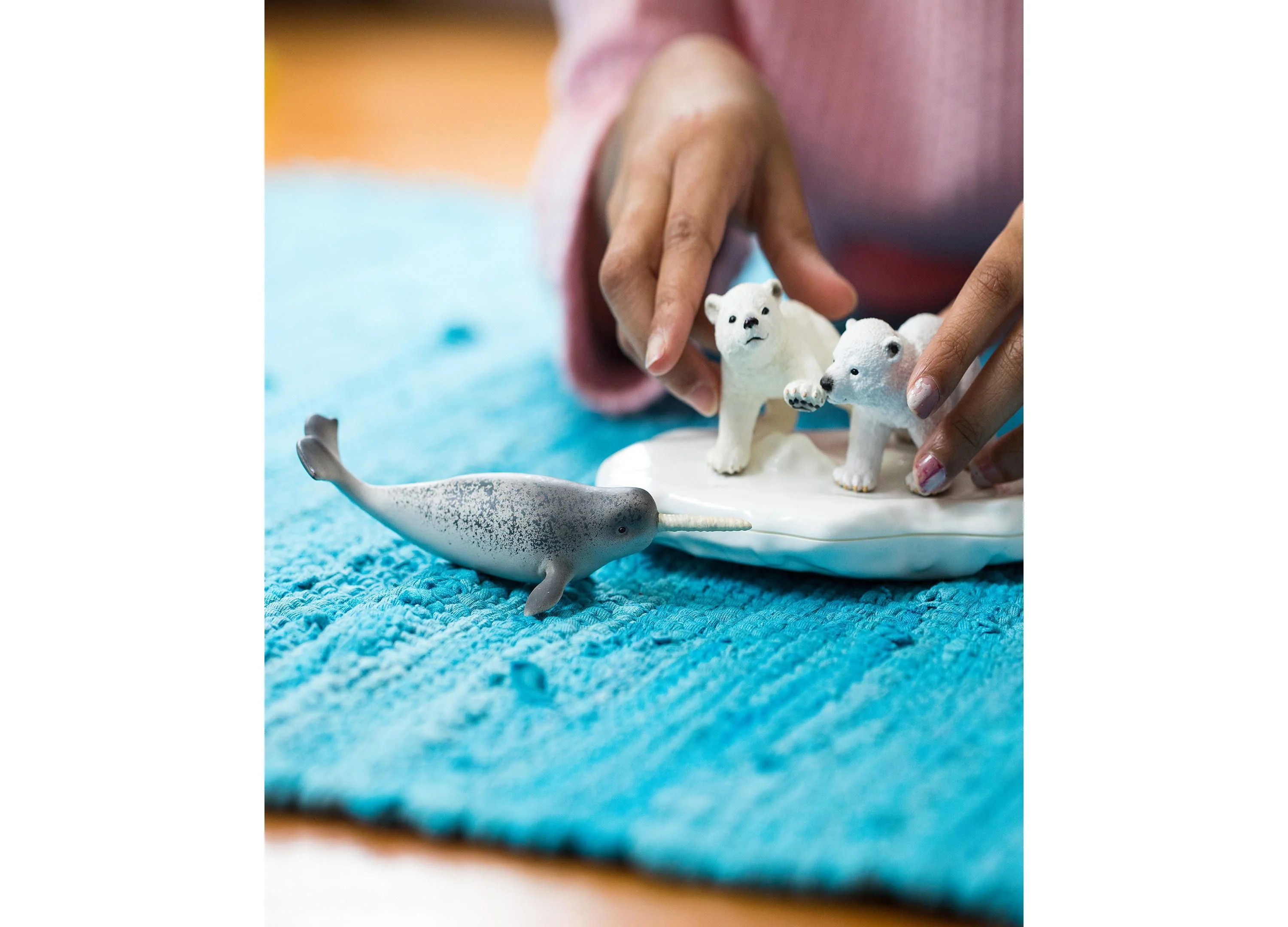 Schleich Wild Life Polar Playground 4pc Arctic Animal Figurine Set - Image 8