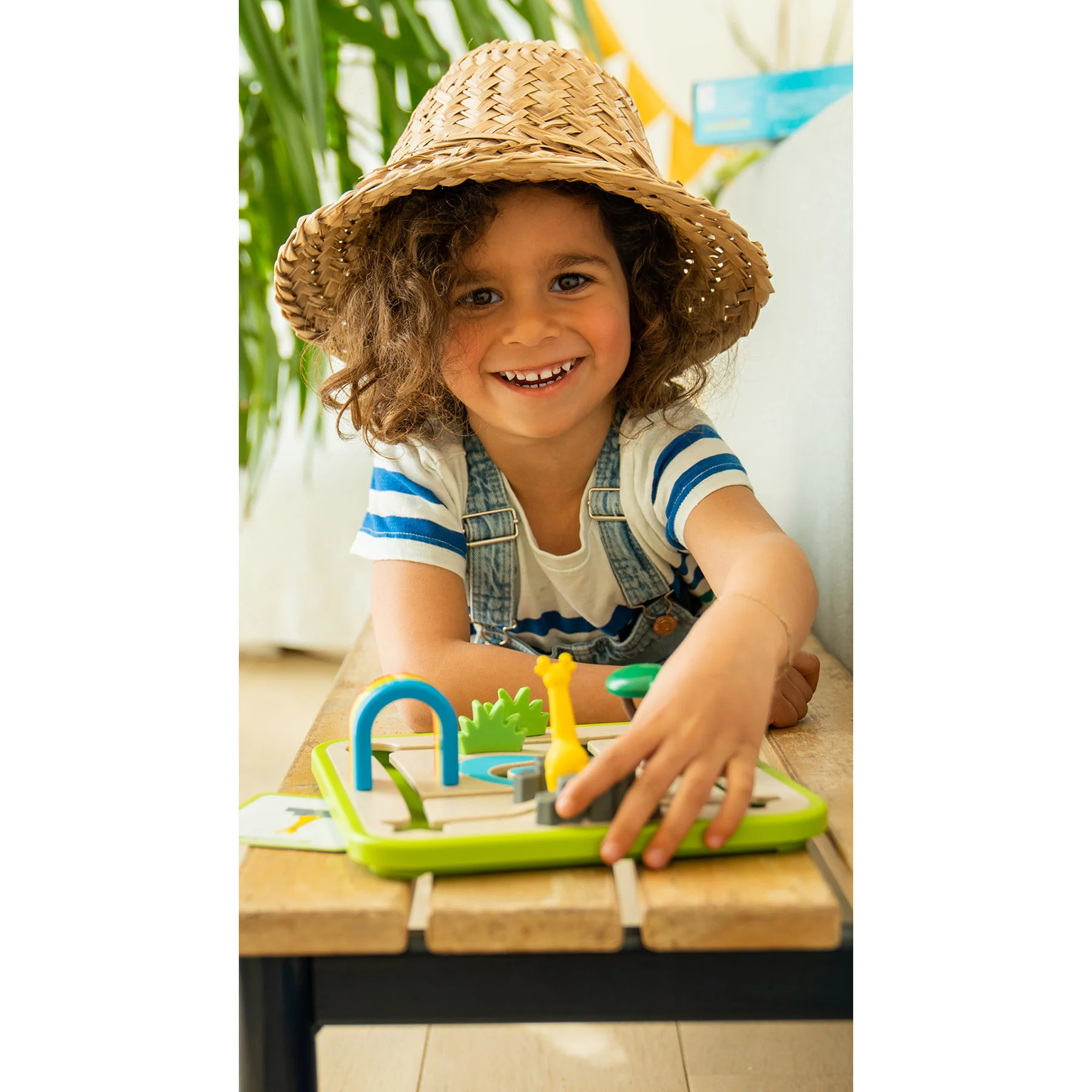 SmartGames Safari Park Jr. - Wildlife Puzzle & Play Board Game - Image 3