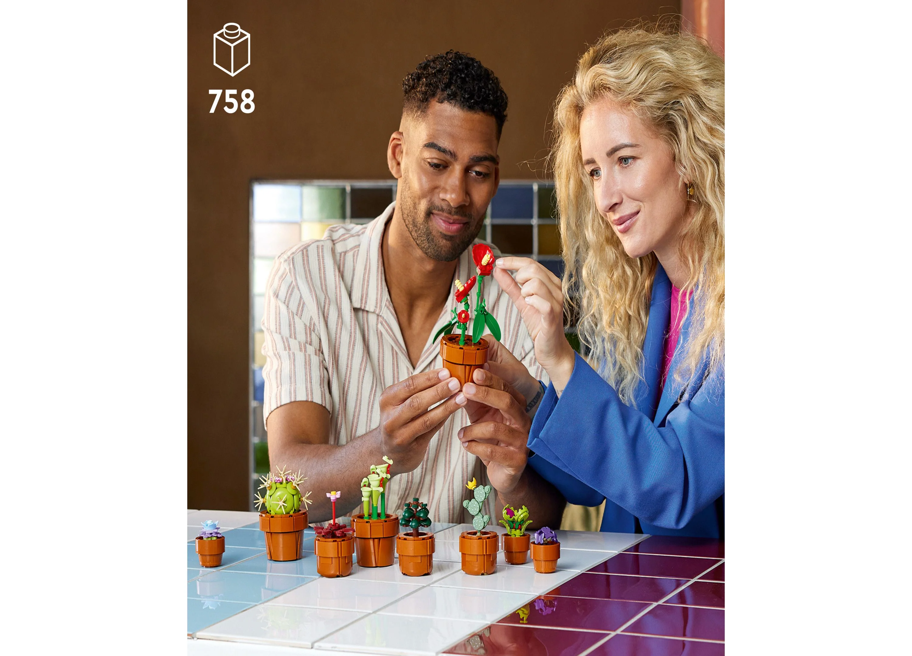 LEGO Icons Tiny Plants 758 Piece Display Set - Model 10329 - Image 6