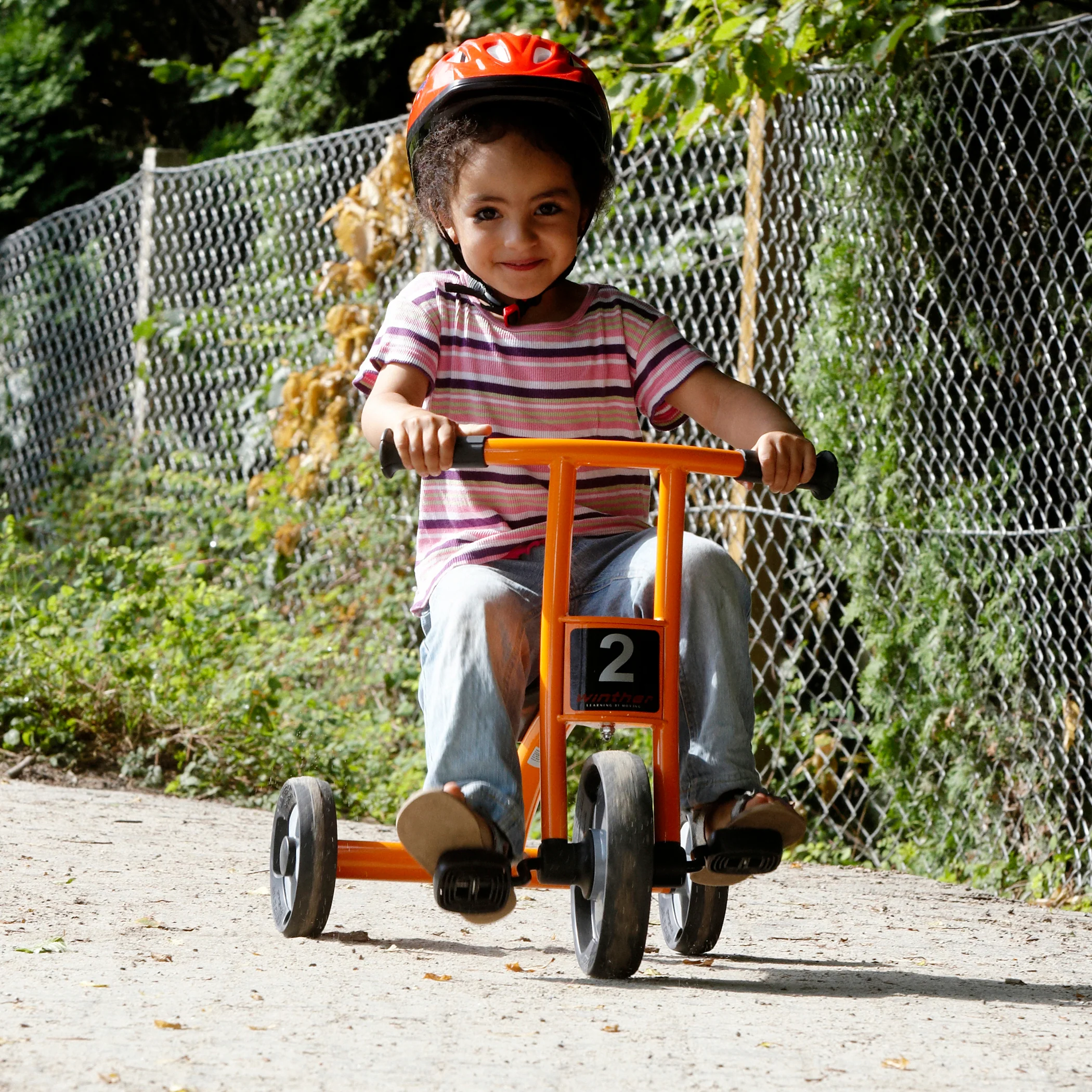Winther Circleline Tricycle - Small - Robust & Fun Ride-On - Image 3