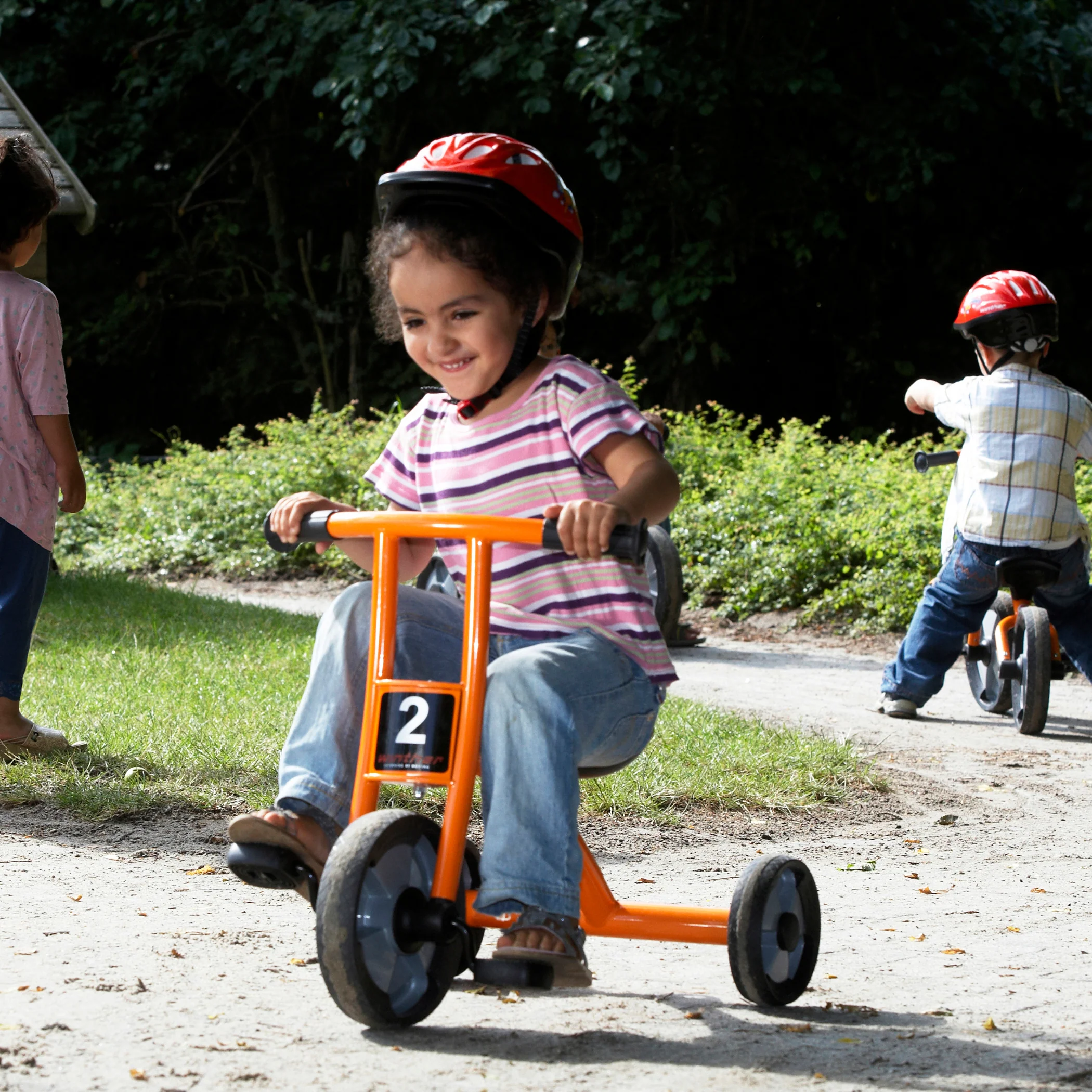 Winther Circleline Tricycle - Small - Robust & Fun Ride-On - Image 5