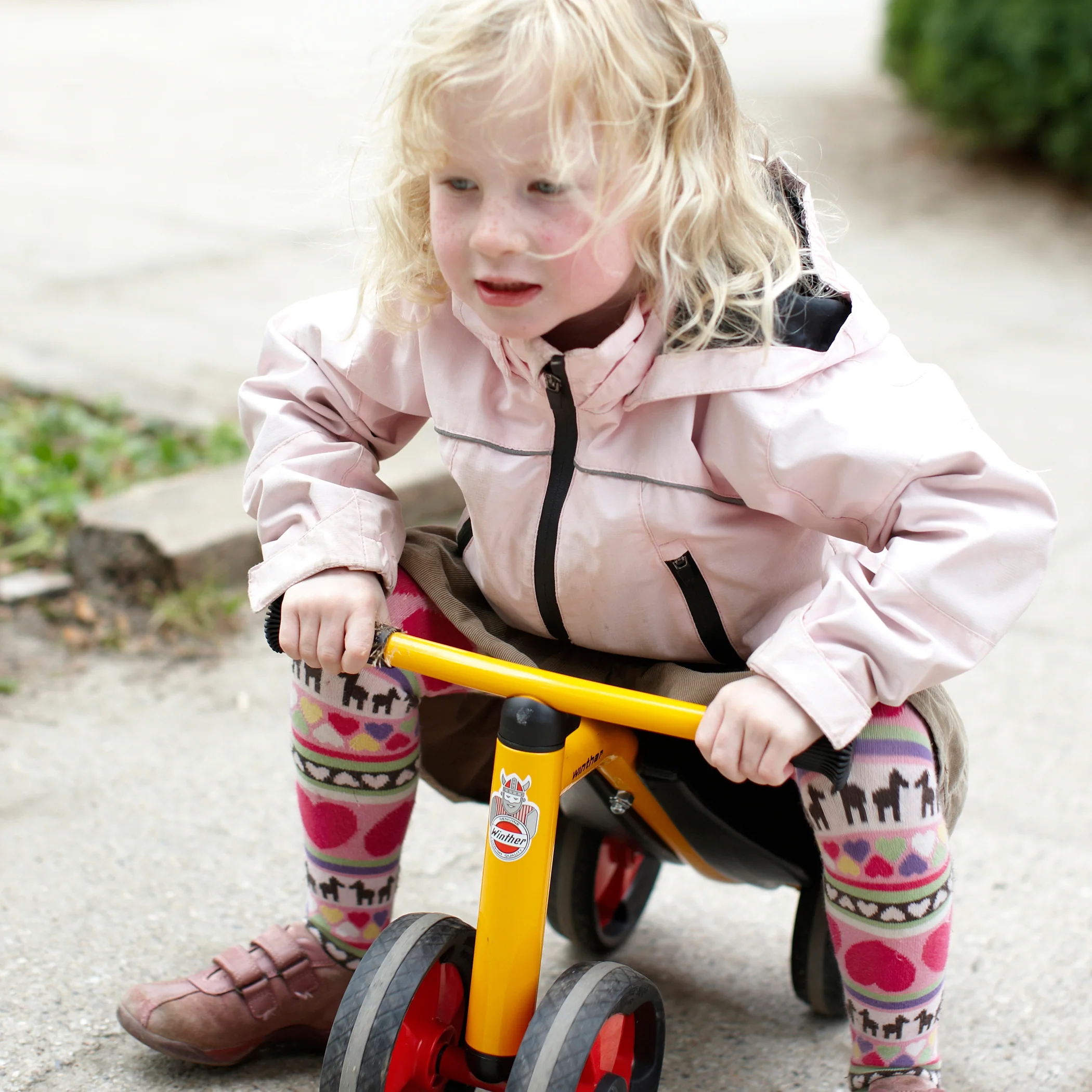 Winther Safety Scooter for Toddlers - Sturdy & Safe Ride-On Toy - Image 3