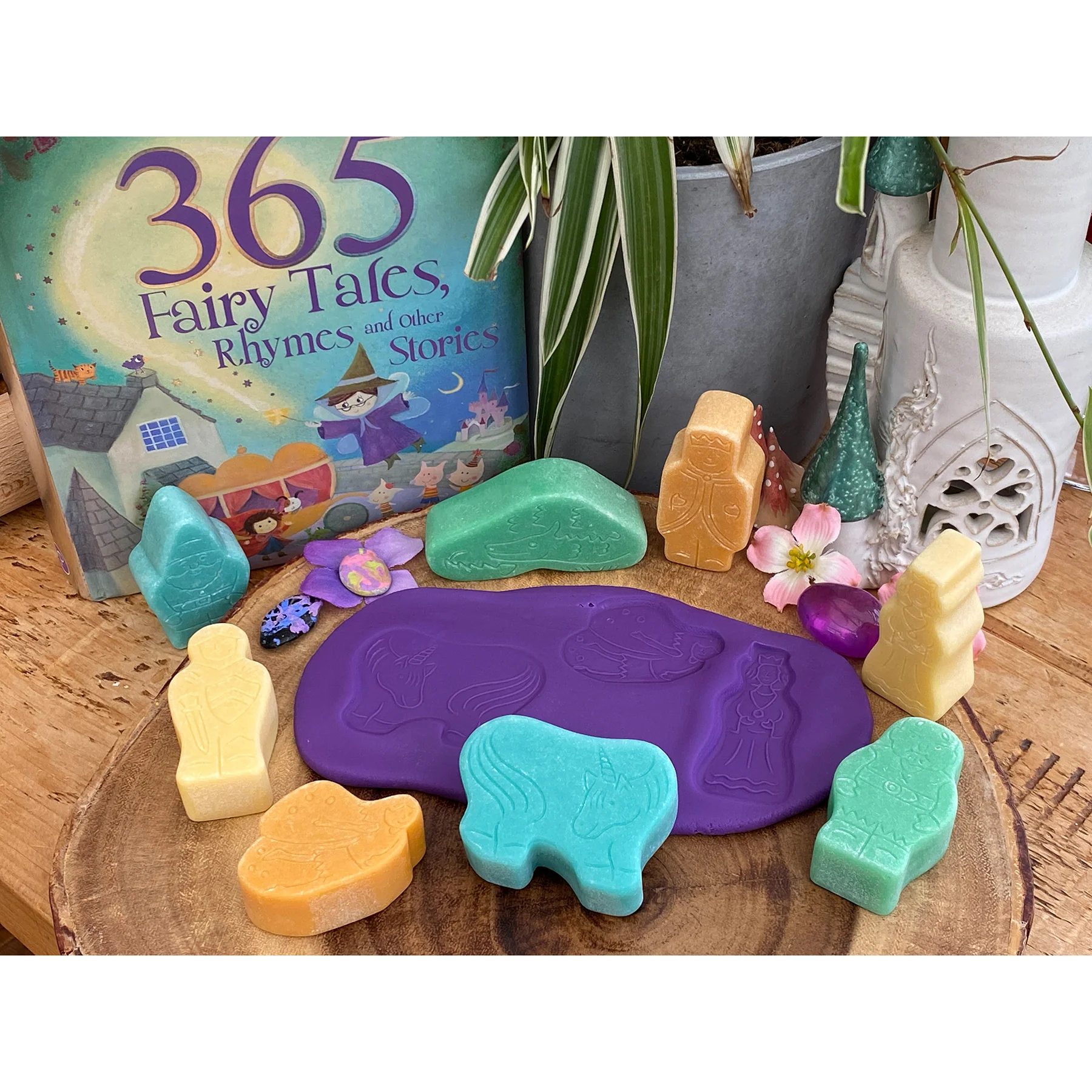 Yellow Door Little Lands Fantasy Figures - Set of 8 Enchanted Stone Characters - Image 3