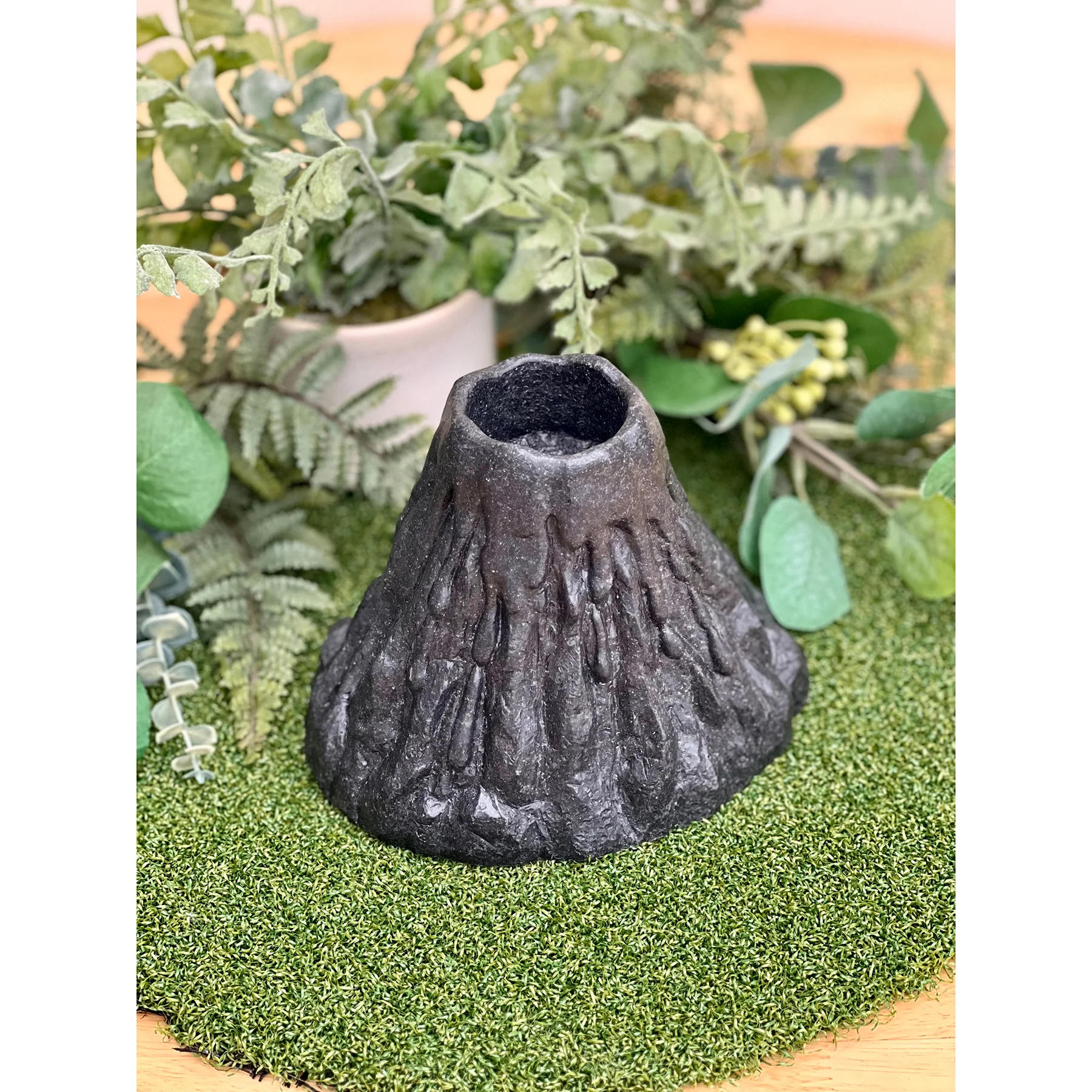 Yellow Door Play Volcano: Eruptive Fun for Young Explorers - Image 2