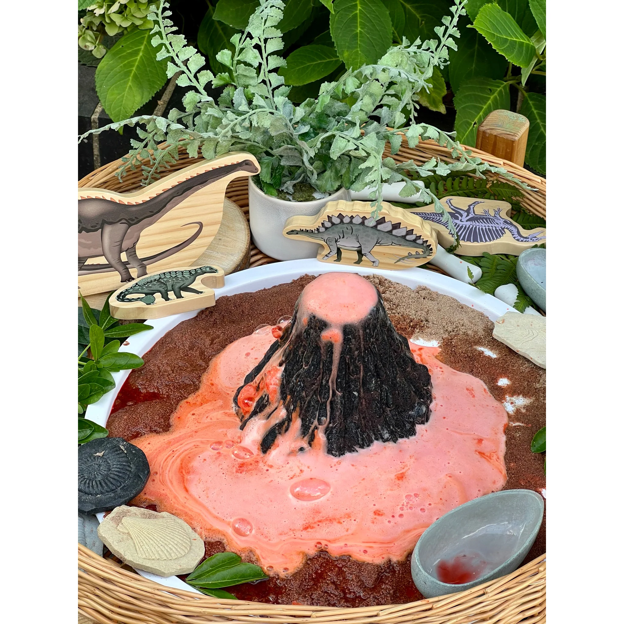 Yellow Door Play Volcano: Eruptive Fun for Young Explorers - Image 3